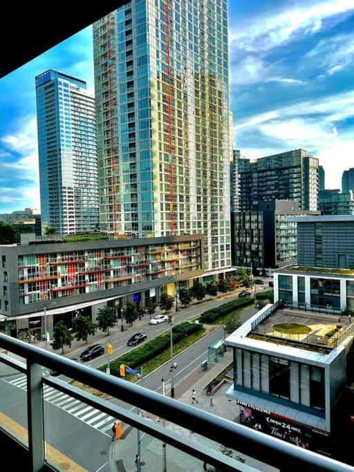 Luxurious Condo In The Center Of Downtown Toronto Extérieur photo