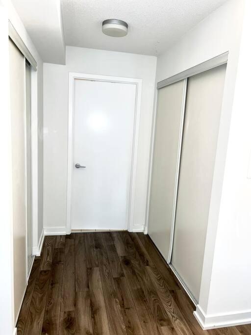 Luxurious Condo In The Center Of Downtown Toronto Extérieur photo