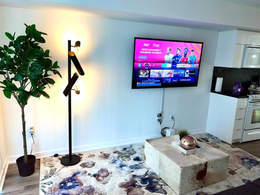 Luxurious Condo In The Center Of Downtown Toronto Extérieur photo