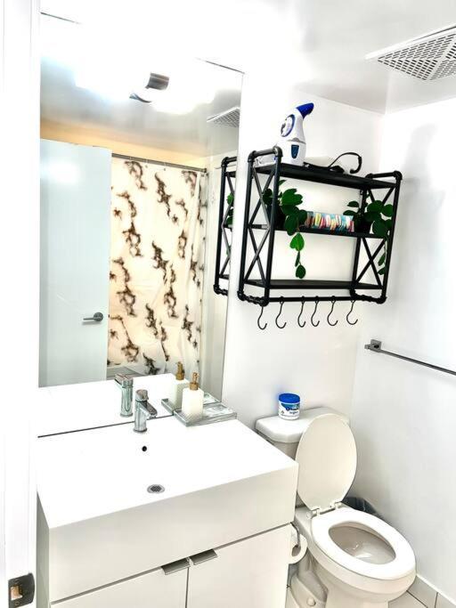 Luxurious Condo In The Center Of Downtown Toronto Extérieur photo
